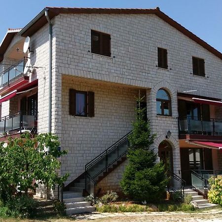 Apartment Ento Sveti Lovreč Pazenatički 外观 照片